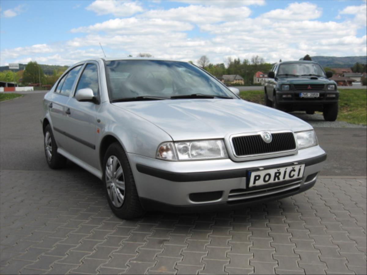 Škoda Octavia 1,6 AMBIENTE - 1