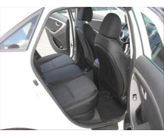 Hyundai i30 1,6 i CVVT - 11