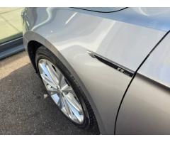 Volkswagen Passat 2.0 TDI DSG R-Line - 10