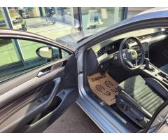 Volkswagen Passat 2.0 TDI DSG R-Line - 11