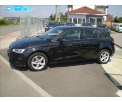 Audi Q3 S tronic DSG Zlevněno o 22 000 Kč