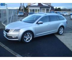 ŠKODA SUPERB COMBI 2.0TDI 140 LAURIN&K 4X4 DSG 7ST