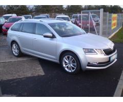 ŠKODA SUPERB COMBI 2.0TDI 140 LAURIN&K 4X4 DSG 7ST