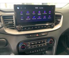 Kia Ceed 1,5 T-GDI 118kW Exclusive Navi - 38