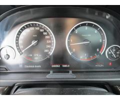 BMW Řada 5 3,0 535d Aut. 230kw M-Paket Touring - 15