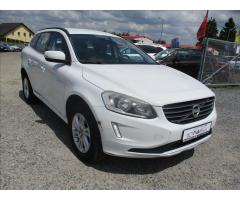 Volvo XC60 2,0 D3 100kw Momentum GPS Manuál - 6