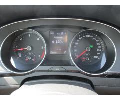 Volkswagen Passat 2,0 TDi 110kw DSG Trendline - 16