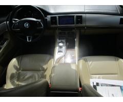 Jaguar XF 2,2 d Sportbrake 120kw Automat - 13