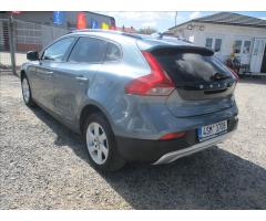 Volvo V40 1,6 D2 115 CROSS COUNTRY - 3