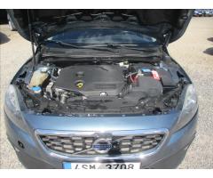 Volvo V40 1,6 D2 115 CROSS COUNTRY - 24