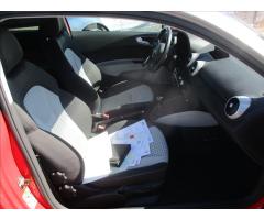 Audi A1 1,6 TDI 77kw Sport Xenon GPS - 11