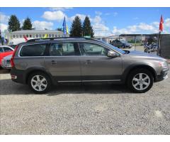 Volvo XC70 2,4 D DRIVe Momentum Xenon Manuál - 6