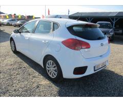 Kia Ceed 1,4 CRDi 66kW Comfort CZ auto - 3