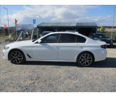 BMW Řada 5 2,0 520i M Sport Laser odp. DPH - 2