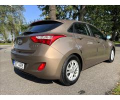 Hyundai i30 1,4 i CVVT Trikolor SERVISKA !!! - 9