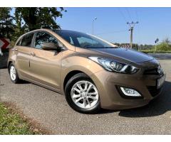 Hyundai i30 1,4 i CVVT Trikolor SERVISKA !!! - 12