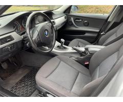 BMW Řada 3 2,0 320d Touring 130kW,PANORAMA - 16