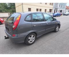 Nissan Almera Tino 2,2 dCi  Visia - 9