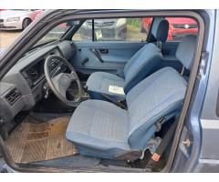 Volkswagen Golf 1,6 D - 31