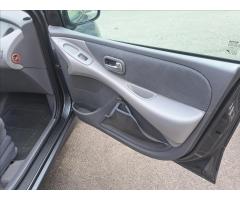 Nissan Almera Tino 2,2 dCi  Visia - 33