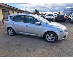 Kia Ceed 1,6 CRDi 85kW Comfort Plus - 11