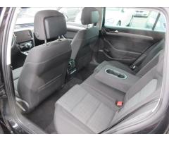 Volkswagen Passat 2,0 TDI DSG Led, Business - 9