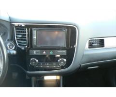 Mitsubishi Outlander 2,2 Di-D 4x4 Diamant-108818 km - 12