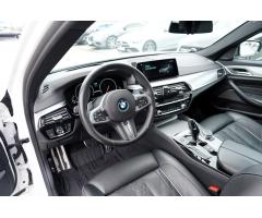 BMW Řada 5 M550d xDrive/ M sport/ČR/DPH - 27