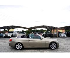 BMW Řada 3 325i Cabrio/automat/kůže/220PS - 13