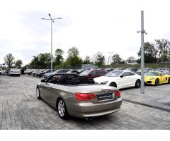 BMW Řada 3 325i Cabrio/automat/kůže/220PS - 17