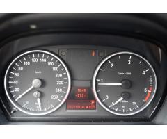 BMW Řada 3 320d Touring/automat/navigace - 33