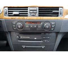 BMW Řada 3 320d Touring/automat/navigace - 34