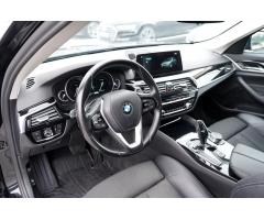 BMW Řada 5 520d xDrive/Sport line/AT - 23