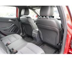 Mercedes-Benz GLA GLA 200d 4Matic/automat/kůže - 36