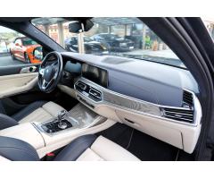 BMW X7 3.0d xDrive/Lasery/22"/PURE - 30