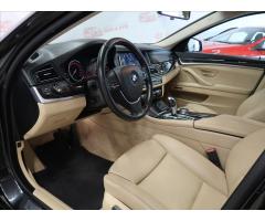 BMW Řada 5 2,0 520d Touring Luxury Line - 11