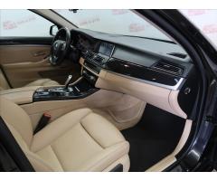 BMW Řada 5 2,0 520d Touring Luxury Line - 13