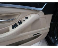 BMW Řada 5 2,0 520d Touring Luxury Line - 16