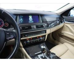 BMW Řada 5 2,0 520d Touring Luxury Line - 33