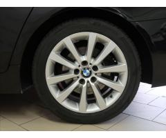BMW Řada 5 2,0 520d Touring Luxury Line - 40
