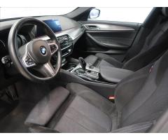 BMW Řada 5 3,0 530d xDrive AT Touring - 11