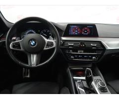 BMW Řada 5 3,0 530d xDrive AT Touring - 28