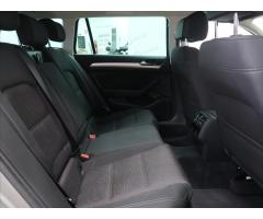 Volkswagen Passat 1,4 TSI Comfortline TOP STAV - 13