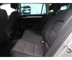 Volkswagen Passat 1,4 TSI Comfortline TOP STAV - 14