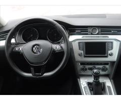 Volkswagen Passat 1,4 TSI Comfortline TOP STAV - 27