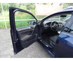 Volkswagen Golf 1,6 TDi 81kW Lounge,po rozvodech - 18