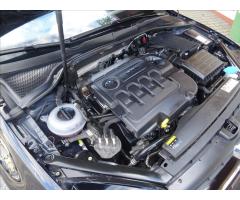 Volkswagen Golf 2,0 TDi 110kW po servise - 34