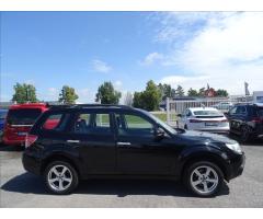 Subaru Forester 2,0 i 110kW 4x4, serviska - 10