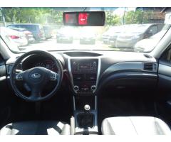 Subaru Forester 2,0 i 110kW 4x4, serviska - 27