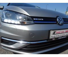 Volkswagen Golf 1,5 TSi navi,kamera,1.majitel - 3